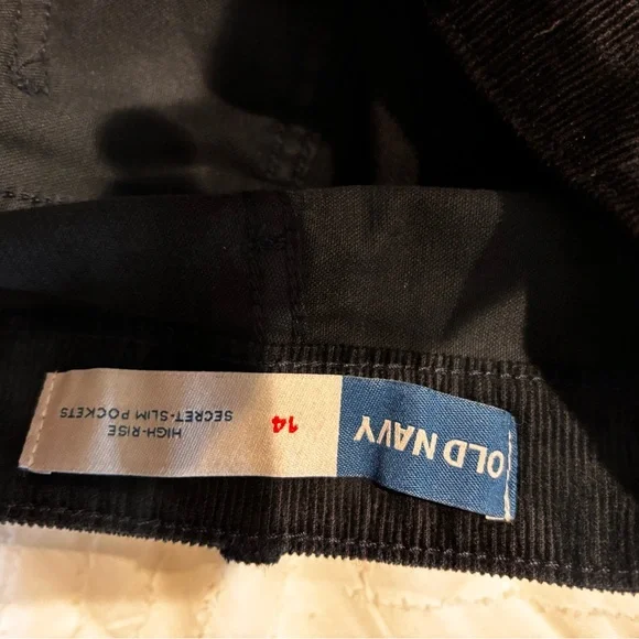 Old Navy black corduroy skirt.  Never been worn but no tags. - Picture 3 of 4